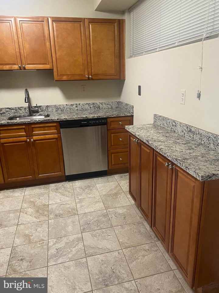 1745 Great Falls St - Photo 2 of 40
