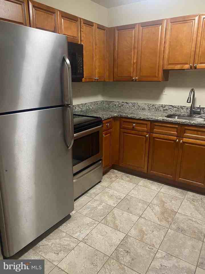 1745 Great Falls St - Photo 3 of 40