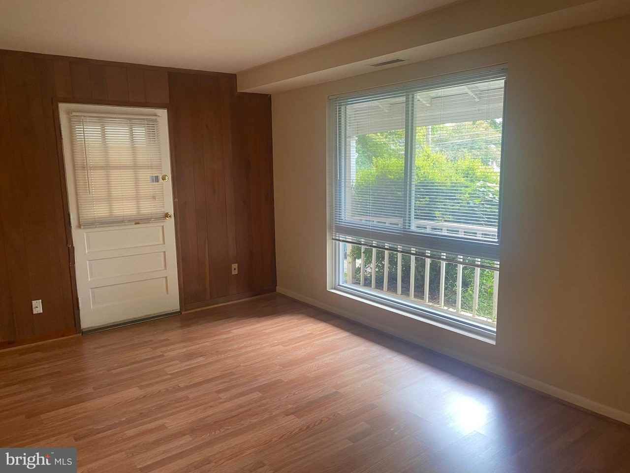 1745 Great Falls St - Photo 7 of 40