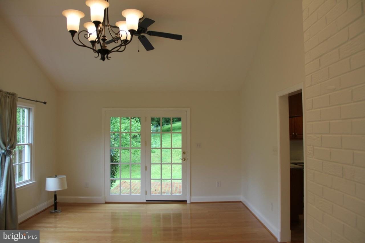 1103 Delf Dr - Photo 6 of 19