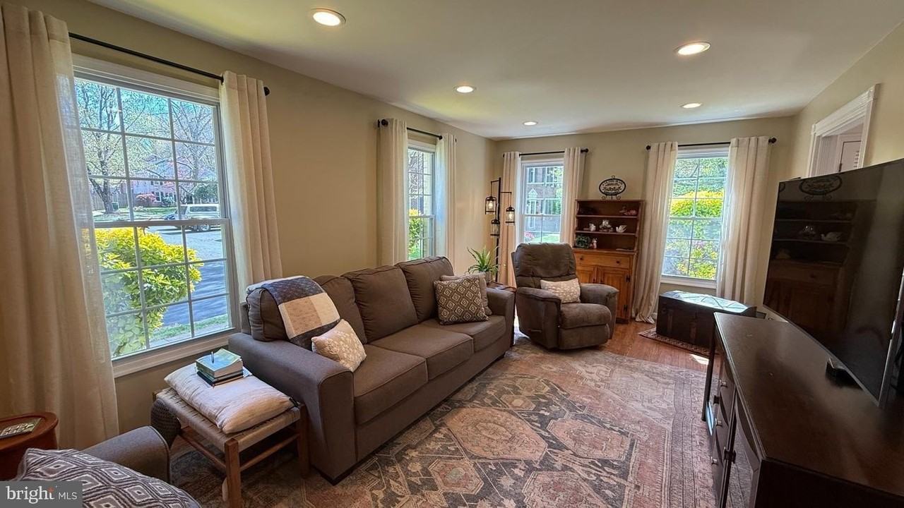 11951 Heathcote Ct - Photo 5 of 13