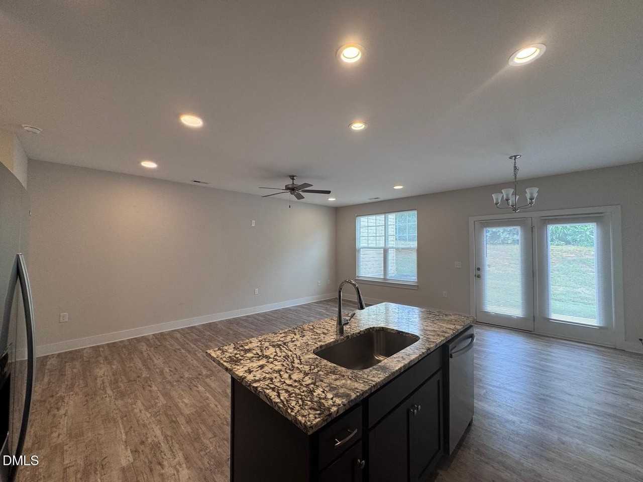 917 Hillman Ln - Photo 2 of 26