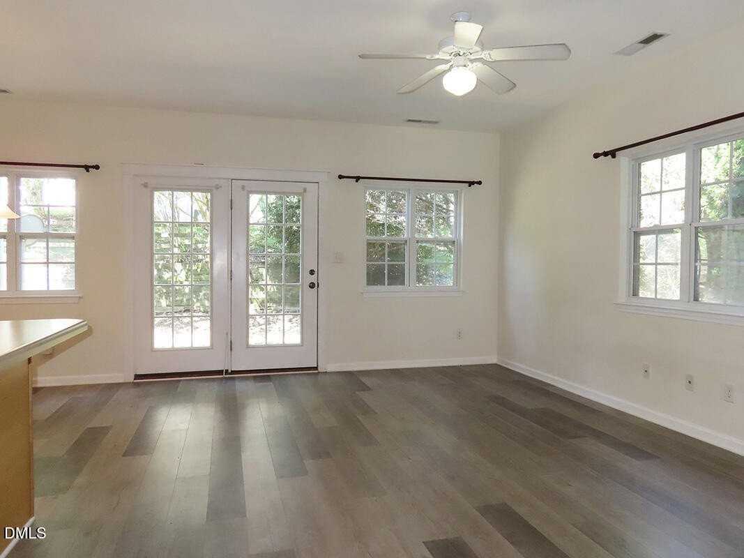 245 Plaza Dr #E - Photo 2 of 16