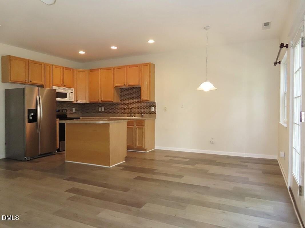 245 Plaza Dr #E - Photo 3 of 16