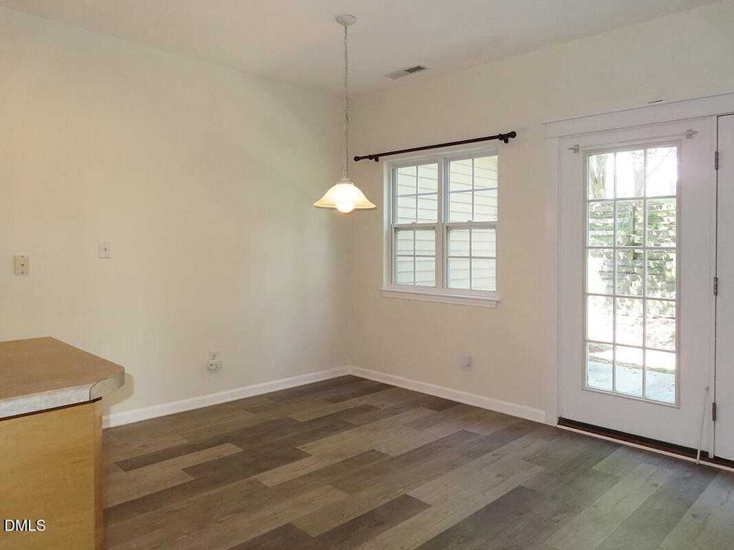 245 Plaza Dr #E - Photo 5 of 16