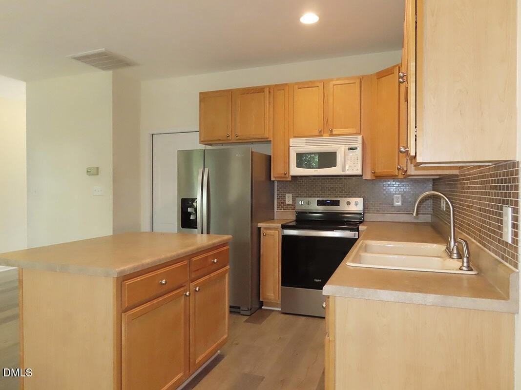 245 Plaza Dr #E - Photo 7 of 16