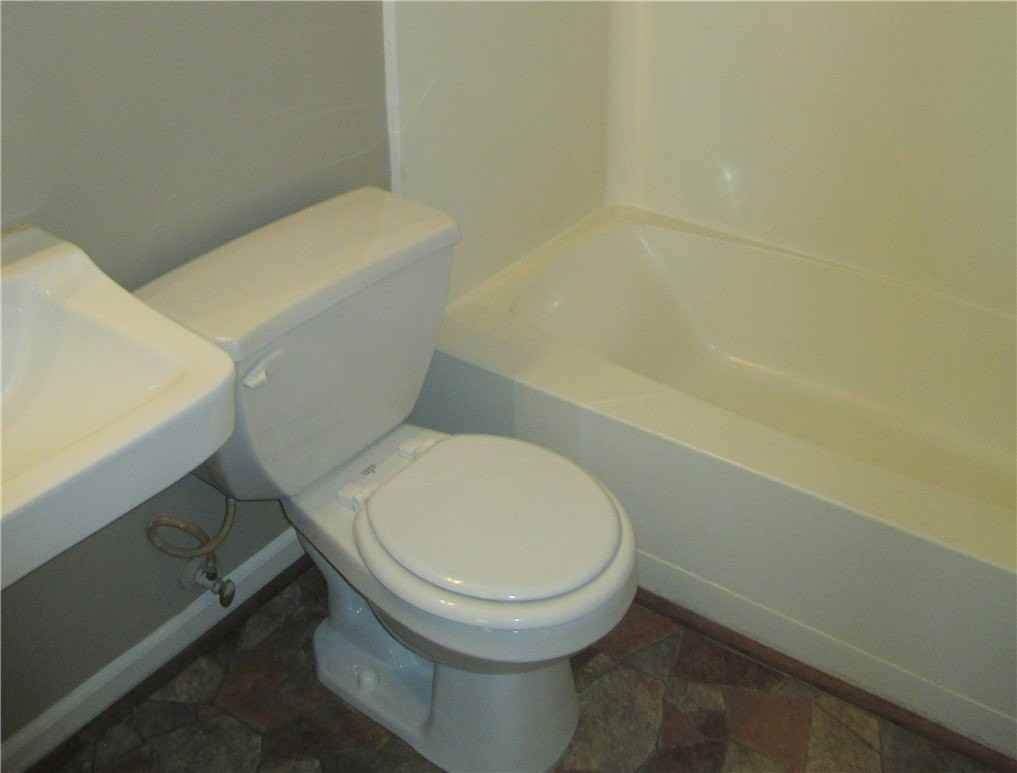 401 Greenville St - Photo 2 of 11