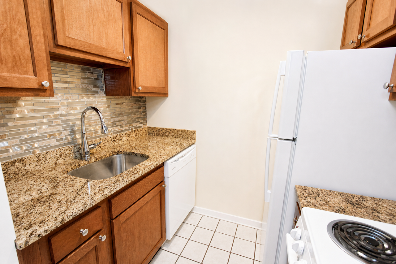 348 SOUTH HIGHLAND AVENUEAPT C #C - Photo 3 of 6