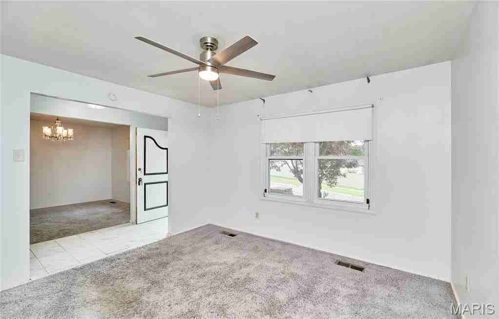 1815 Lakemont Ln - Photo 7 of 36