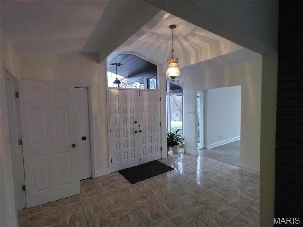 10621 Country View Dr - Photo 2 of 31