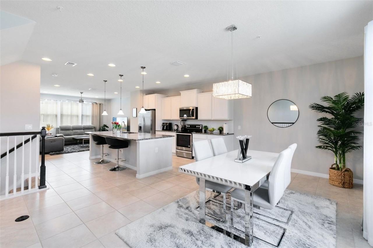 586 Piazza Pt - Photo 4 of 38