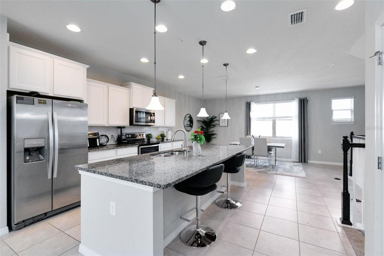 586 Piazza Pt - Photo 6 of 38