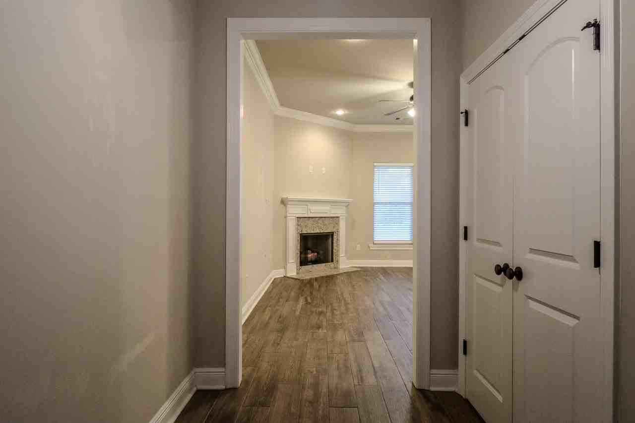 4401 Sweetgum St - Photo 4 of 44