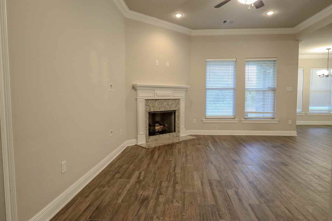 4401 Sweetgum St - Photo 5 of 44