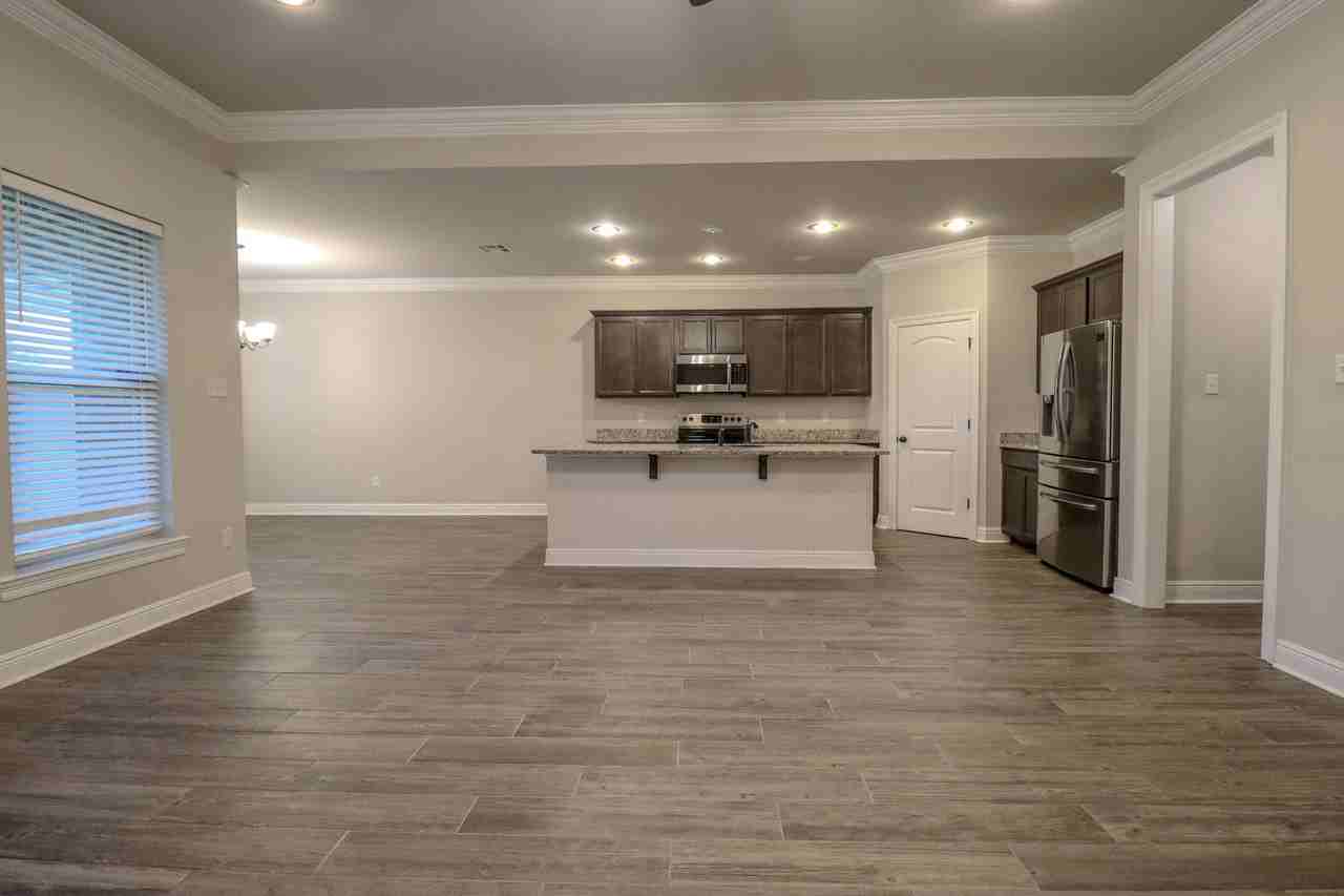 4401 Sweetgum St - Photo 6 of 44
