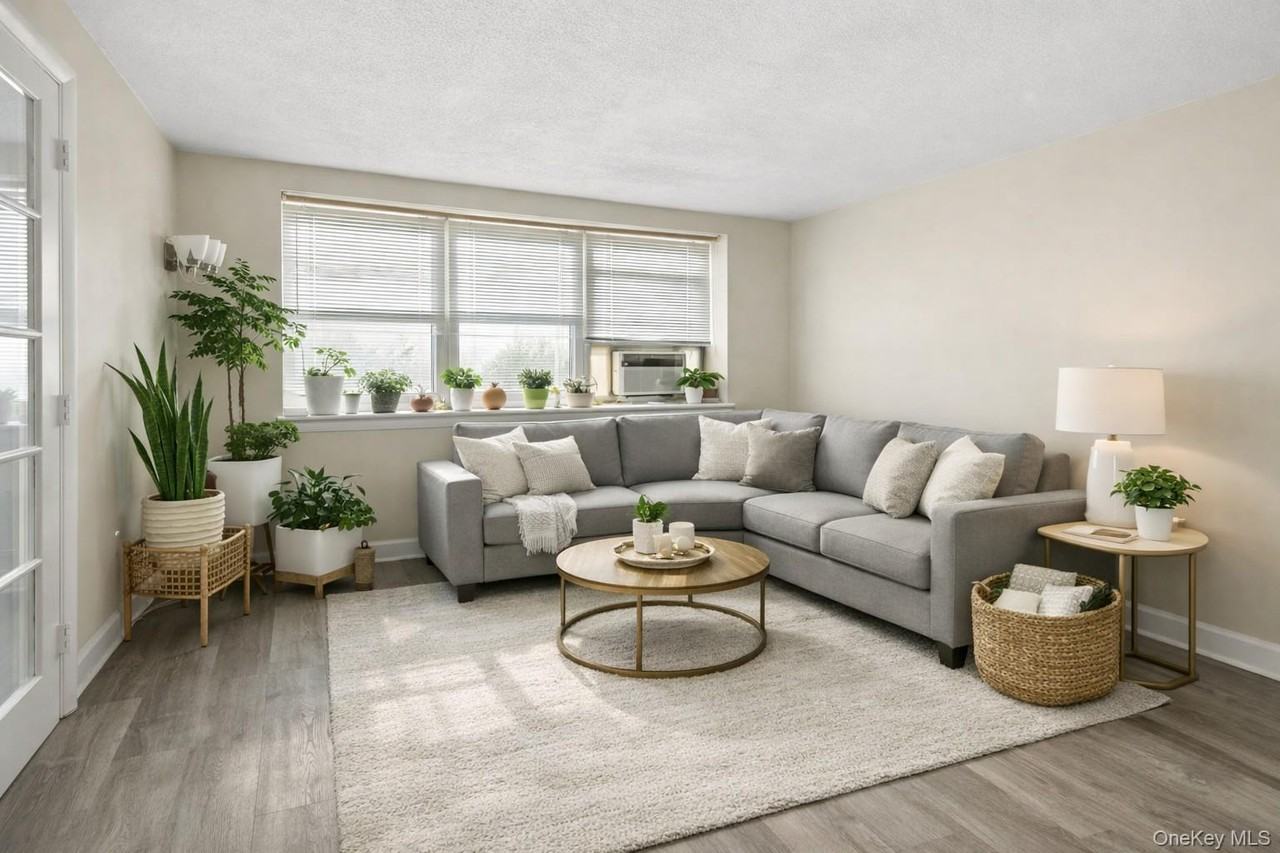 79 N Broadway - Photo 3 of 14