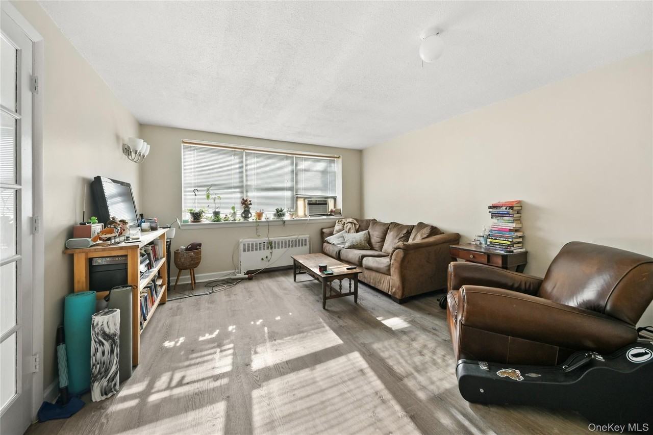 79 N Broadway - Photo 4 of 14