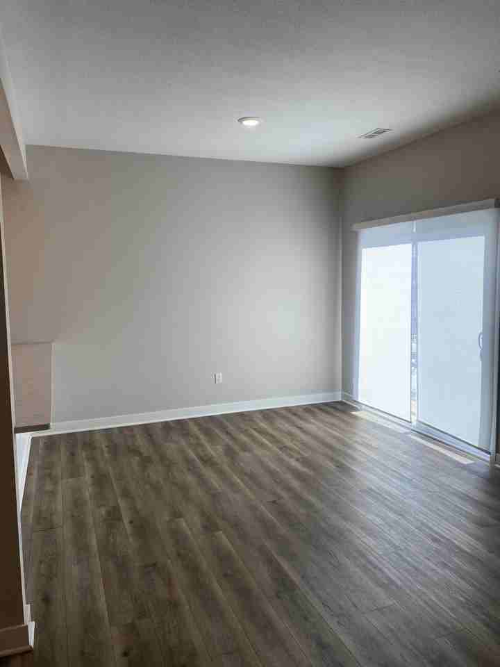 4000 W Worley St Unit 2 - Photo 4 of 6