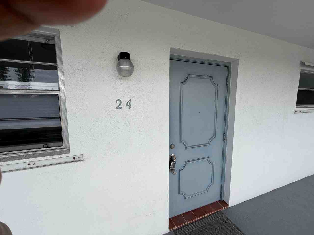 420 W Palm St - Photo 2 of 13