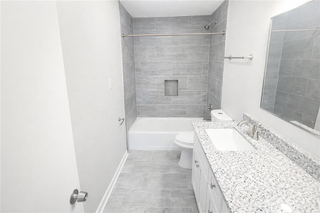 106 E 3rd St ##1 - Photo 7 of 9