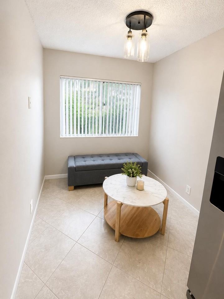 4086 Palm Forest Dr S - Photo 4 of 16