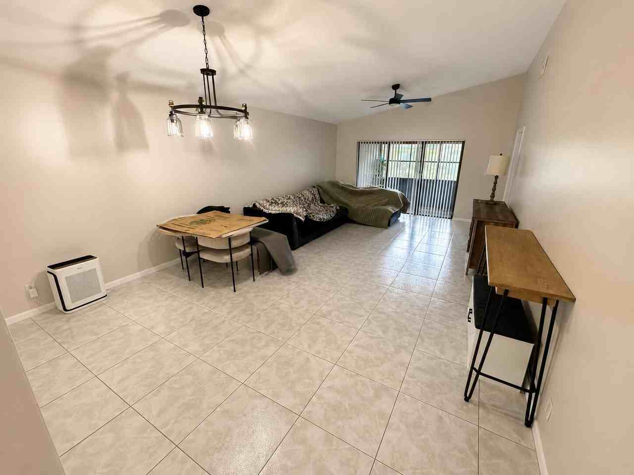 4086 Palm Forest Dr S - Photo 7 of 16