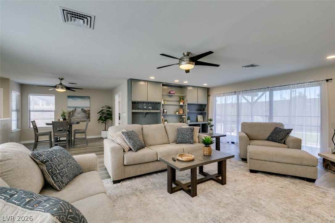 2587 Swan Ln