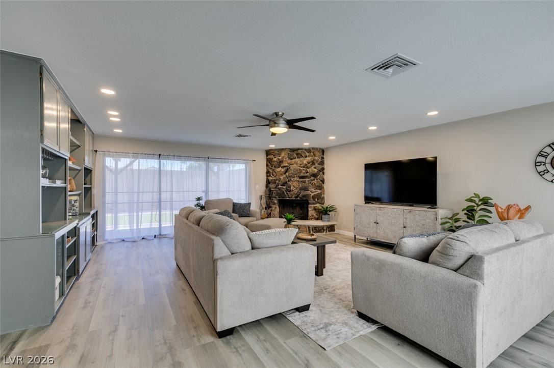 2587 Swan Ln - Photo 5 of 50