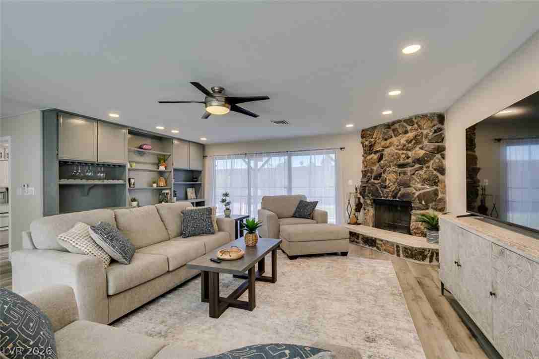 2587 Swan Ln - Photo 6 of 50