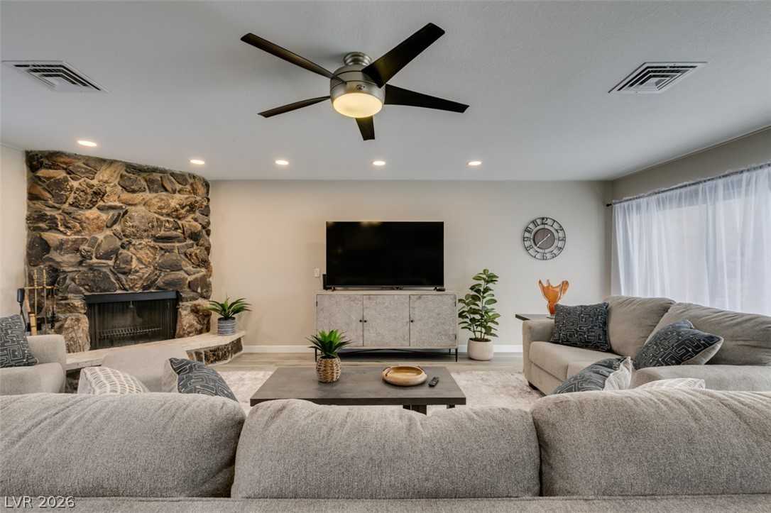 2587 Swan Ln - Photo 7 of 50