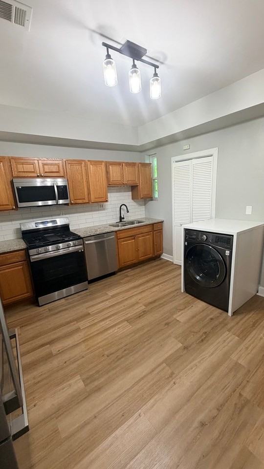 6110 S Saint Lawrence Ave - Photo 7 of 9