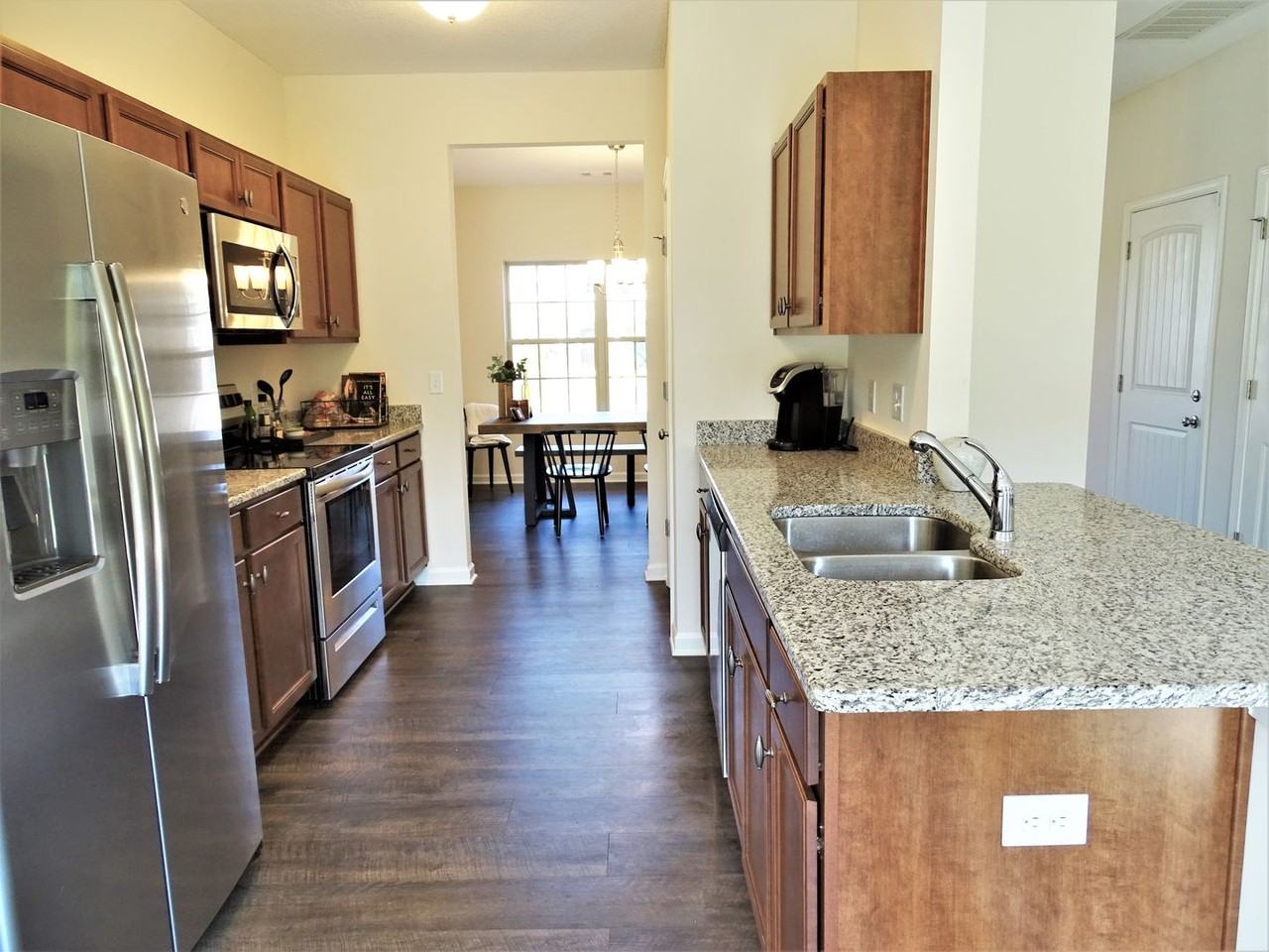 5148 Magazine Ln - Photo 4 of 15
