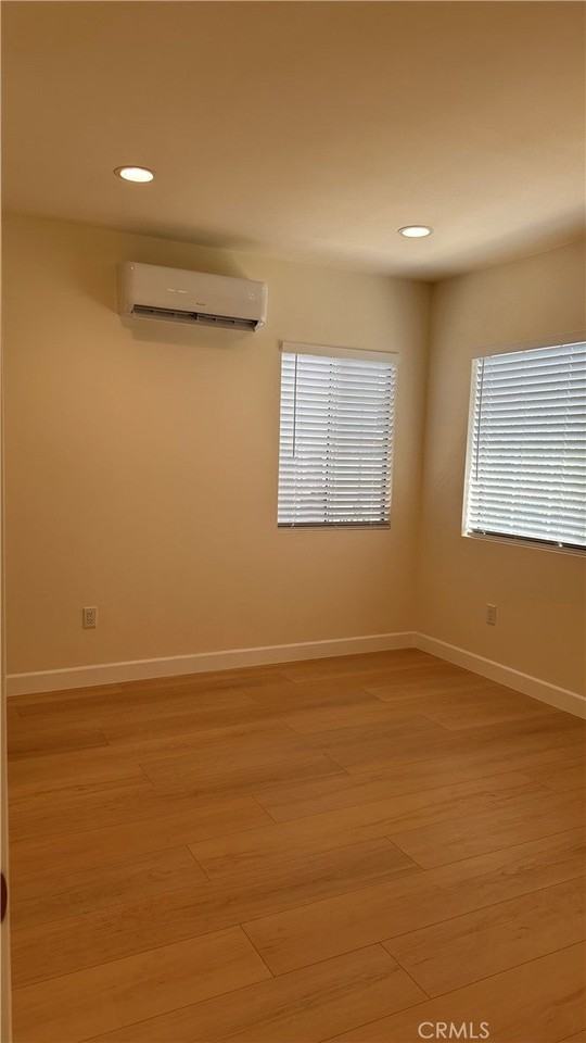 3827 Esmeralda Ave - Photo 5 of 11