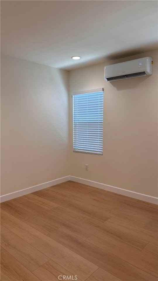 3827 Esmeralda Ave - Photo 7 of 11