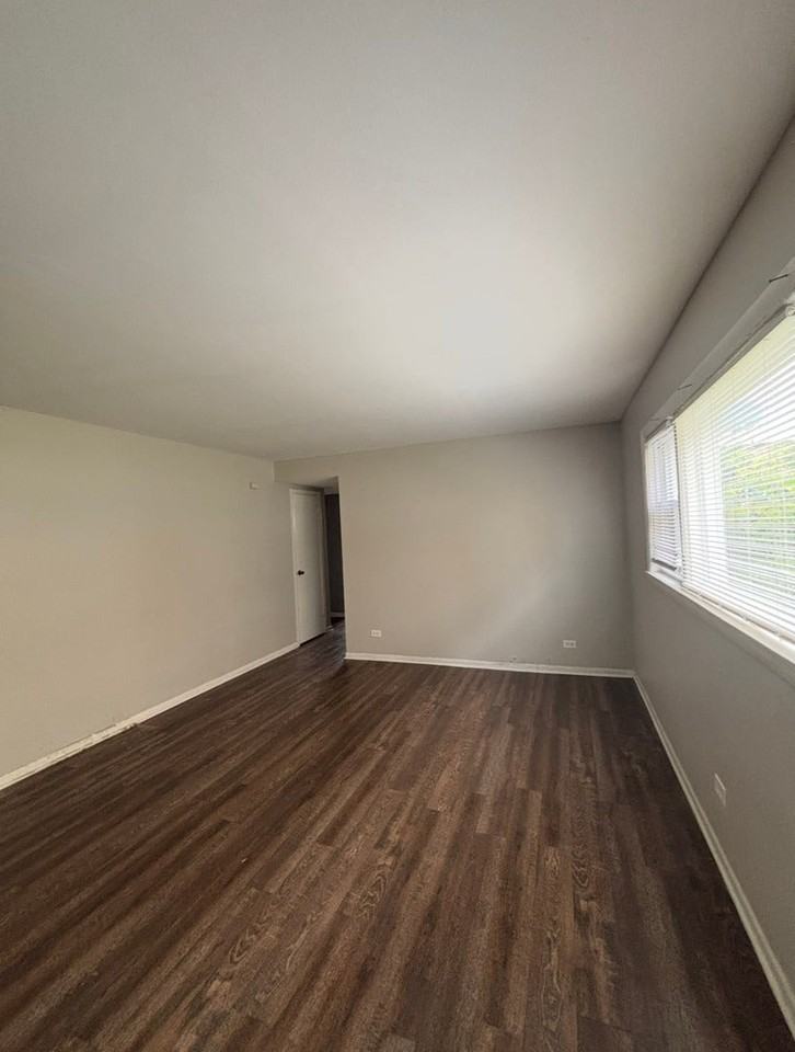 2114 135th Pl - Photo 3 of 7