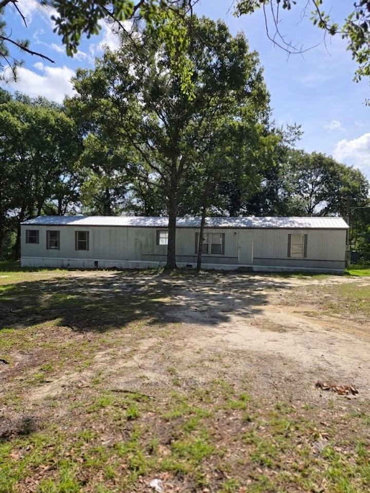 44 Corey Dr - Photo 2 of 18
