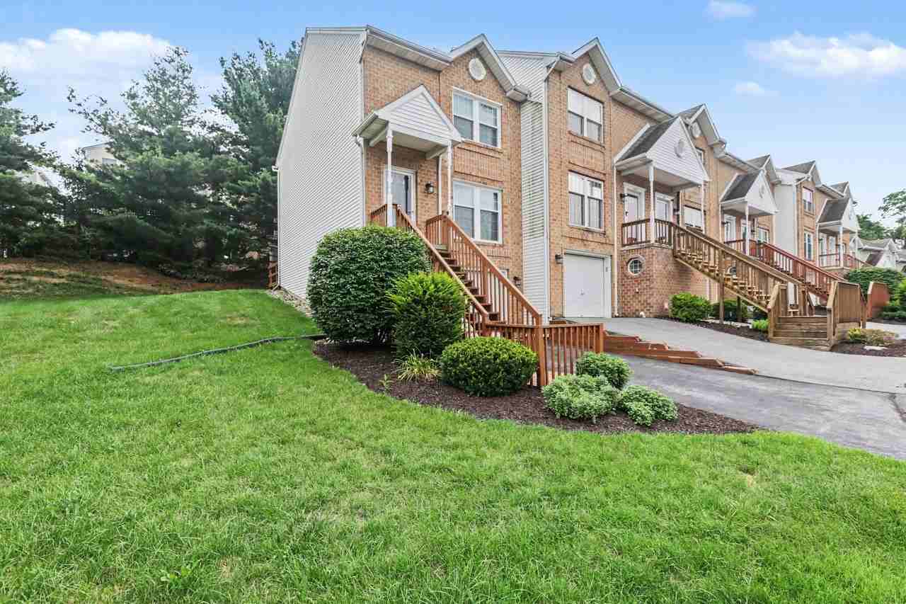 2165 Saint Clair Ct - Photo 3 of 19