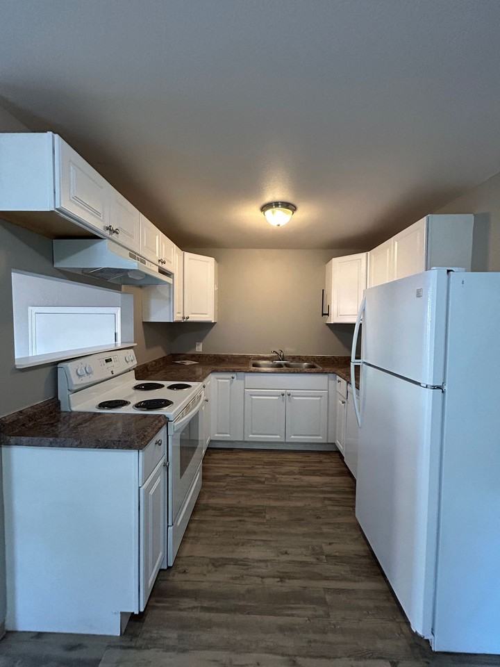 1516 N. Brook Ct. - Photo 4 of 12