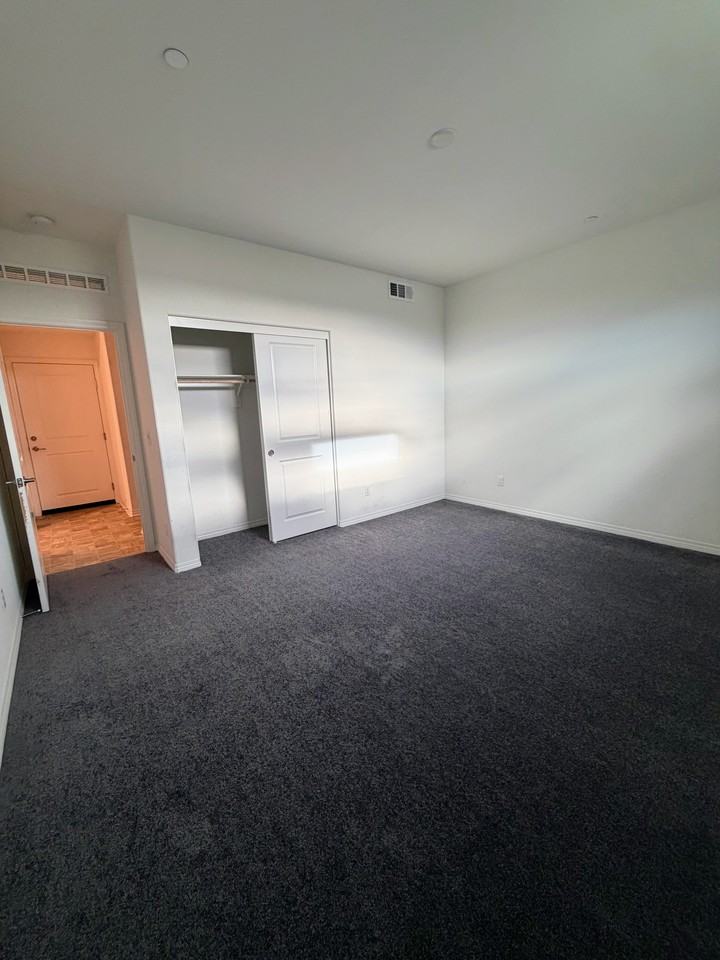15119 Horizon St #1 - Photo 3 of 22