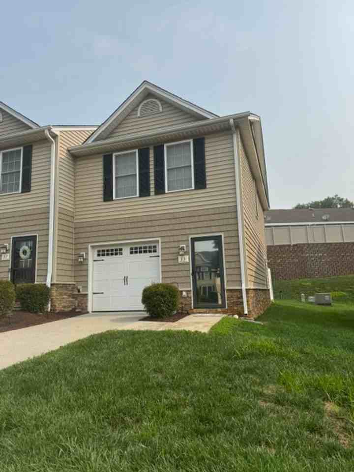 33 Catherine Ct