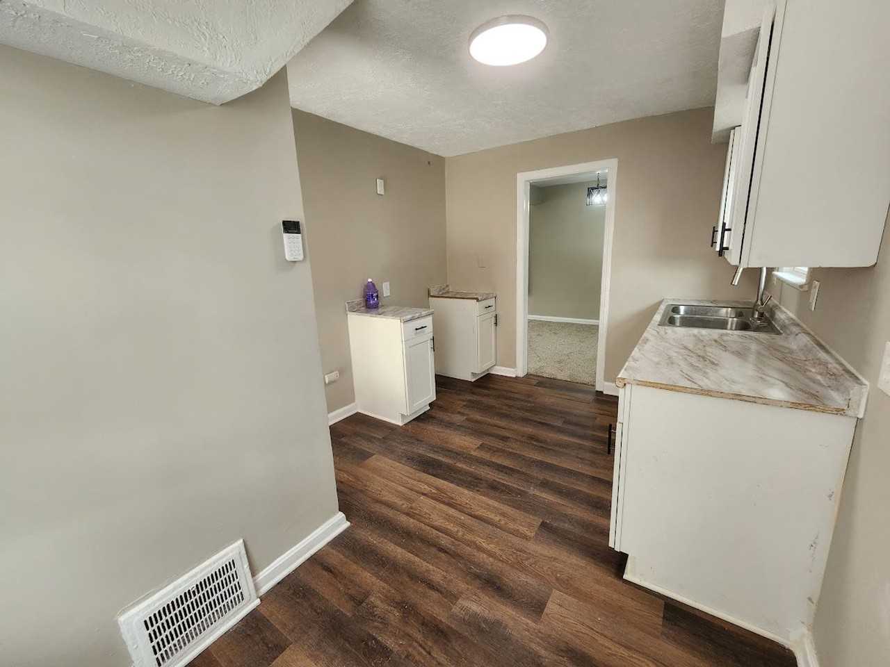 16401 Judson Dr - Photo 2 of 9