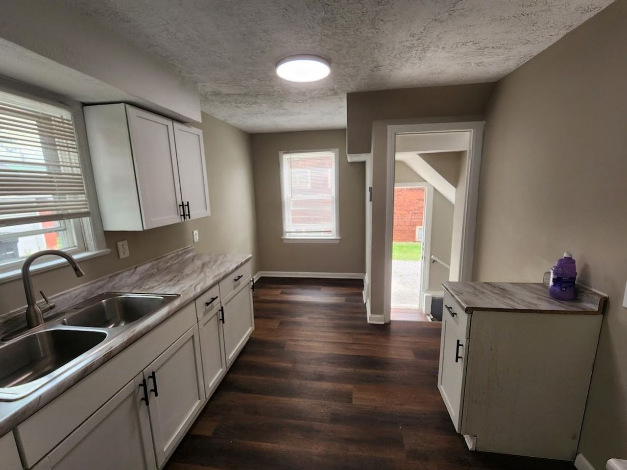 16401 Judson Dr - Photo 3 of 9