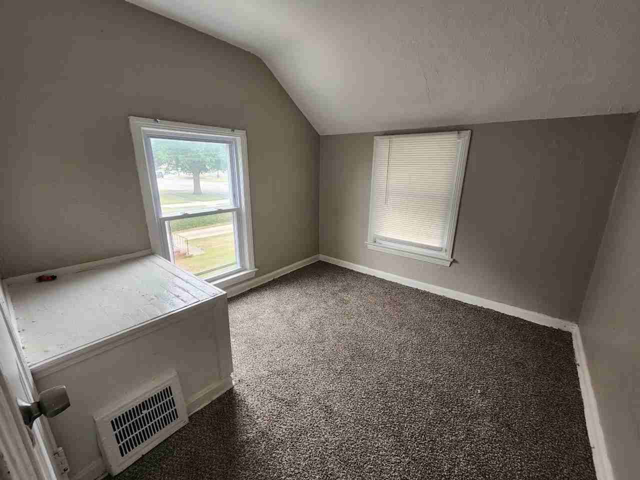 16401 Judson Dr - Photo 6 of 9