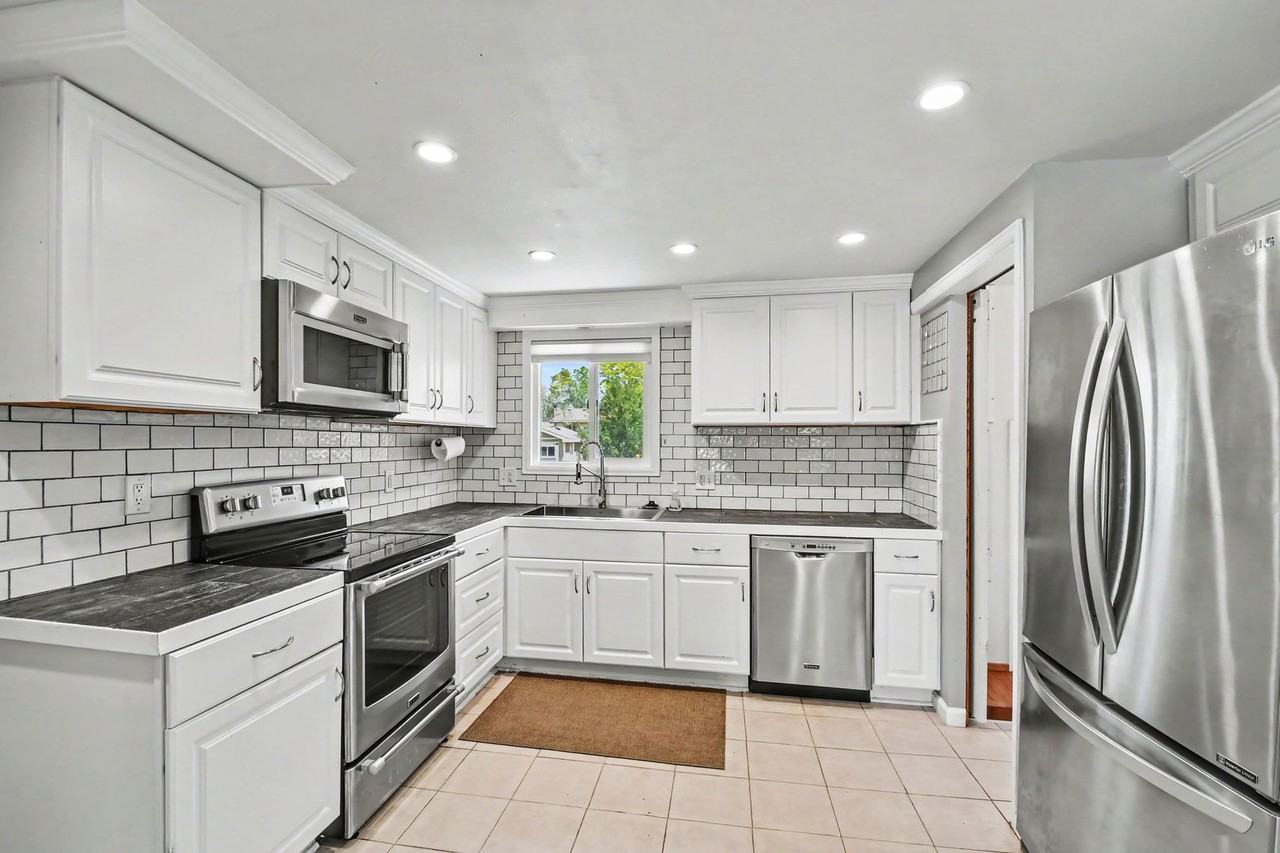1928 W Elizabeth St - Photo 6 of 22