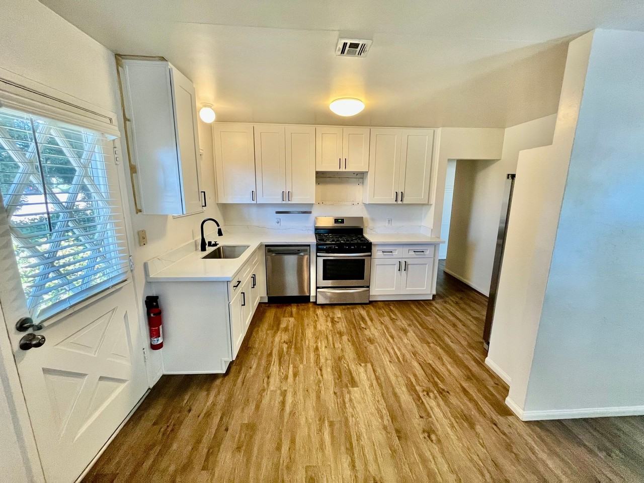 701 Nardo Rd - Photo 3 of 30
