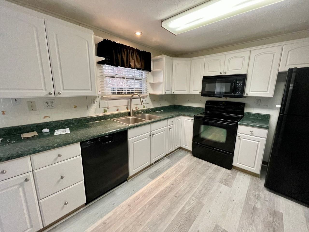 308 Ridge Point Cir - Photo 3 of 36