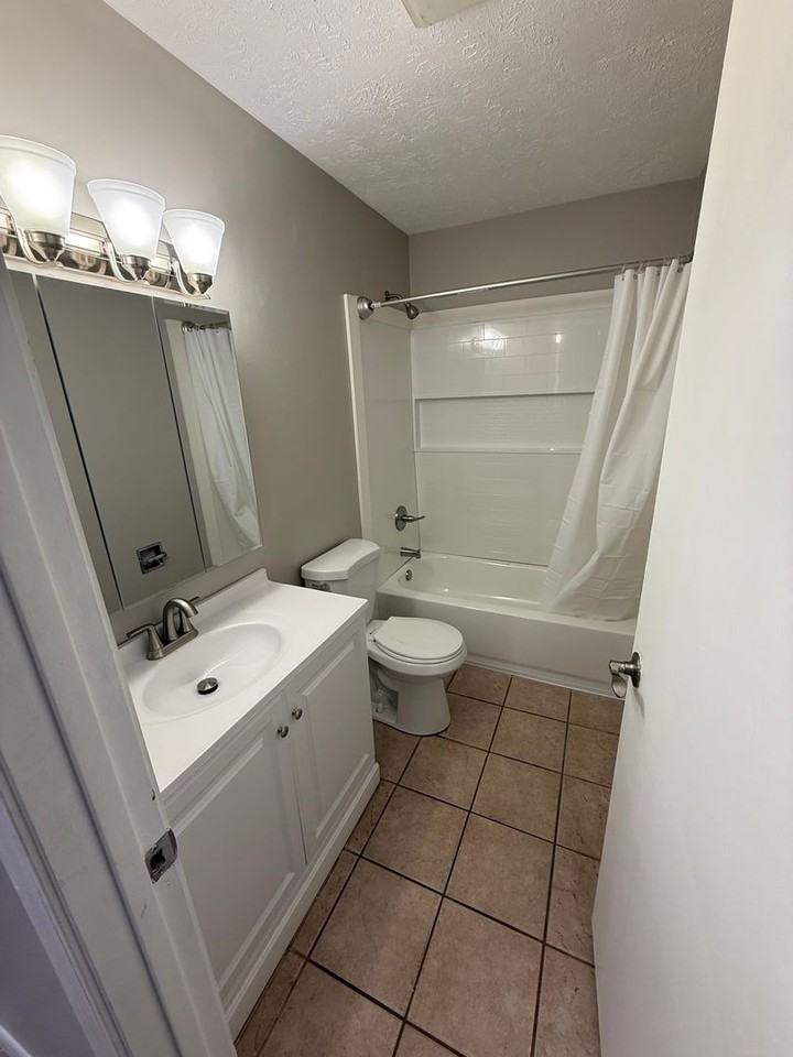 918 Pearson Cir #2 - Photo 7 of 13