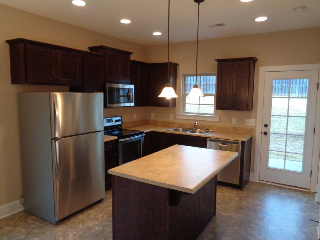 4395 Ridgemont Cir - Photo 4 of 17
