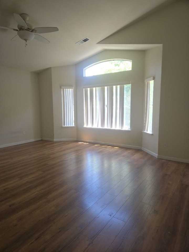 5152 Renaissance Ct - Photo 6 of 20
