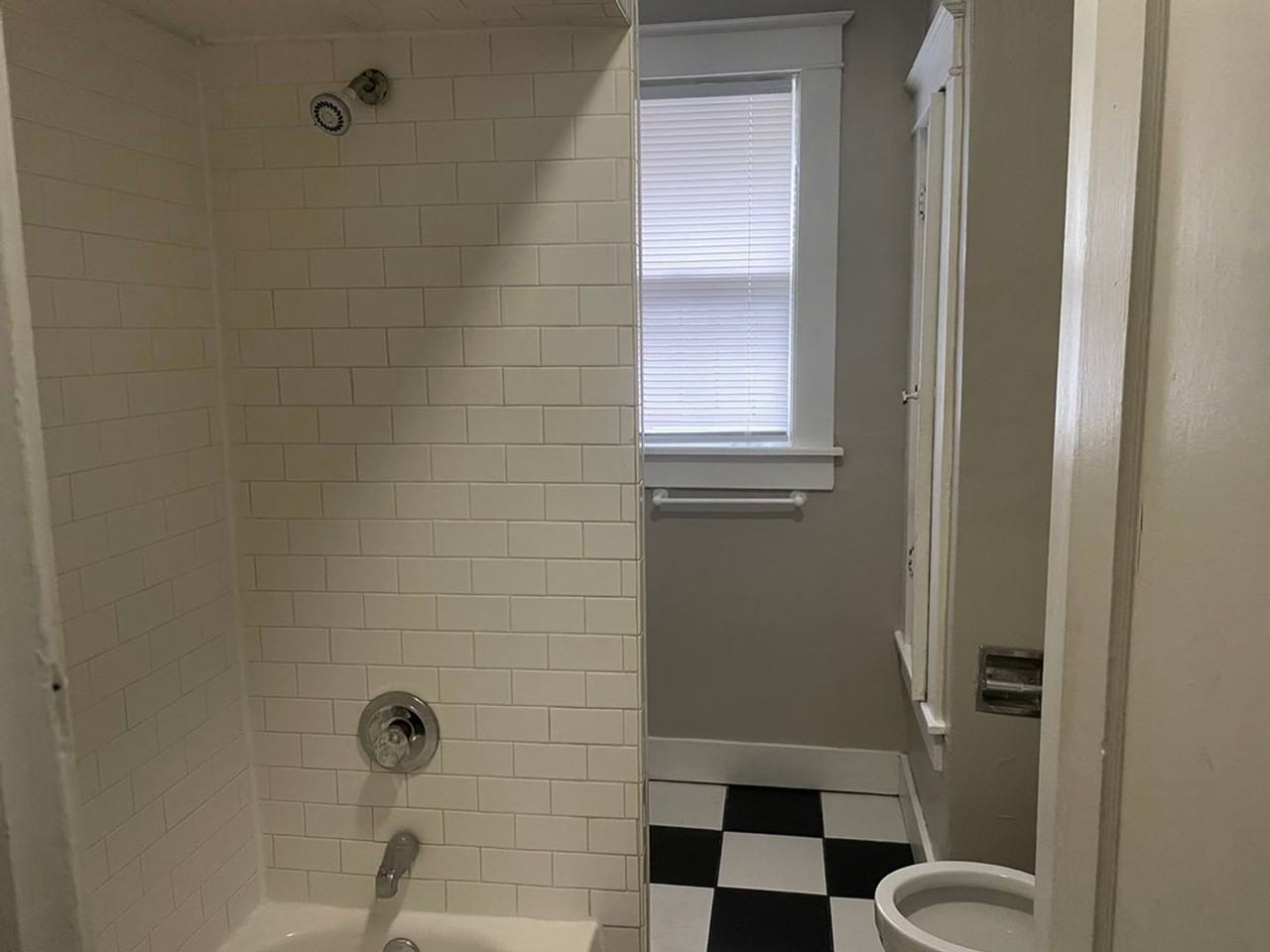 719 Maury St - Photo 4 of 9